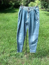 LEE CASUALS JEANS,WAIST-26&quot; x INSEAM-32&quot;;SIZE 9;CLASSIC FIT;RELAXED;100%... - $9.99