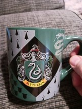 Harry Potter World Slytherin Hogwarts House Crest Ceramic Coffee Mug 14 Oz - £10.11 GBP