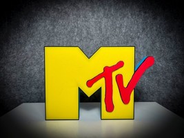 MTV Action Figure Nerd Geek Gift Collection Edition Rock Fan Art - $520.80 MXN