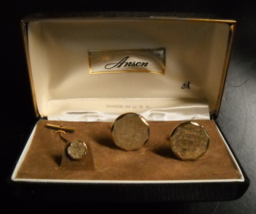 Anson Cuff Links and Tie Tack Brushed Gold Colored Metal Fronts Original Box - £23.89 GBP