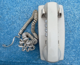 AT&amp;T Touch Tone Touchtone Wall Home Phone FOR PARTS - £23.35 GBP
