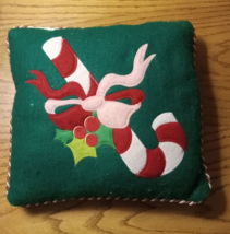 Christmas  candy cane throw    Pillow - £4.66 GBP