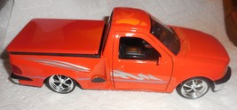 Welly 1998 Ford F-150 Lowrider 1:24 Scale Truck w/Opening Doors &amp; Tailgate - £11.85 GBP