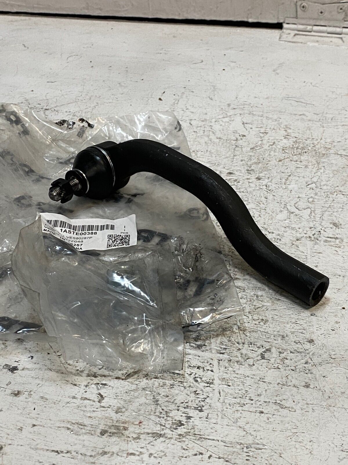 TRQ 1ASTE00388 Front Passenger Side Outer Tie Rod P0822648 - $25.72