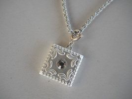 Hallmark Keepsake Ornament Swarovaki Crystal Pendant Necklace - £14.13 GBP