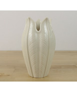 Vintage LENOX Tulip Vase Ceramic about 7.5&quot; Tall USA - £23.60 GBP