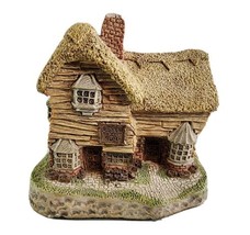 David Winter The Village Shop VTG 1982 Cottages 2.75&quot; hand painted and crafted - £7.65 GBP