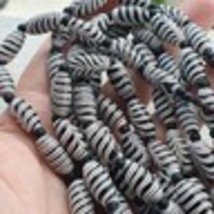 Vintage Feathered Glass: Exquisite Beaded Art 18x9.5MM GLASS BEADS Necklace - $839.72 MXN