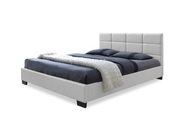 Tahir White Faux Leather Padded Platform Base Queen Size Bed - $4,689.65 MXN