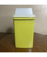VTG Pickle Keeper 1330-5, 1331-4, 1332-1 Green Lift And Canister Clear Top - $9.49