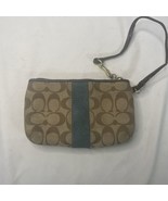 Coach New York Brown Green Signature Wristlet - $265.60 MXN