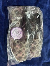 Ladies Size 11, Slip On Sneaker Shoes From Animal Rescue Site - $167.75 MXN