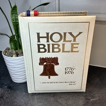 Holy Bible American Bicentennial Edition 1776-1976 King James Version &amp; Bookmark - £28.78 GBP