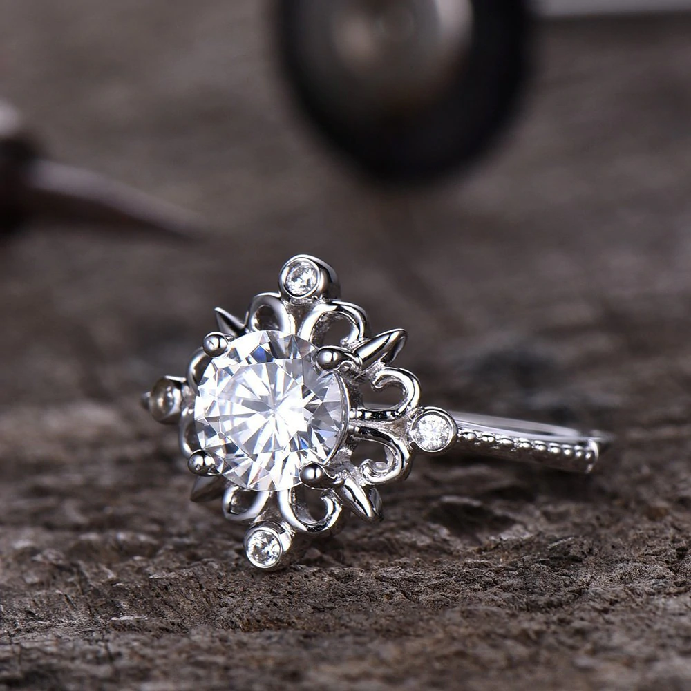 1.75Ct Round Cut White Diamond 925 Sterling Silver Cluster Motif Engagement Ring