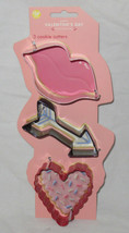 Wilton 3-Piece Cookie Cutter Set Metal Valentine&#39;s Day Lip Arrow Heart Recipe - £12.66 GBP