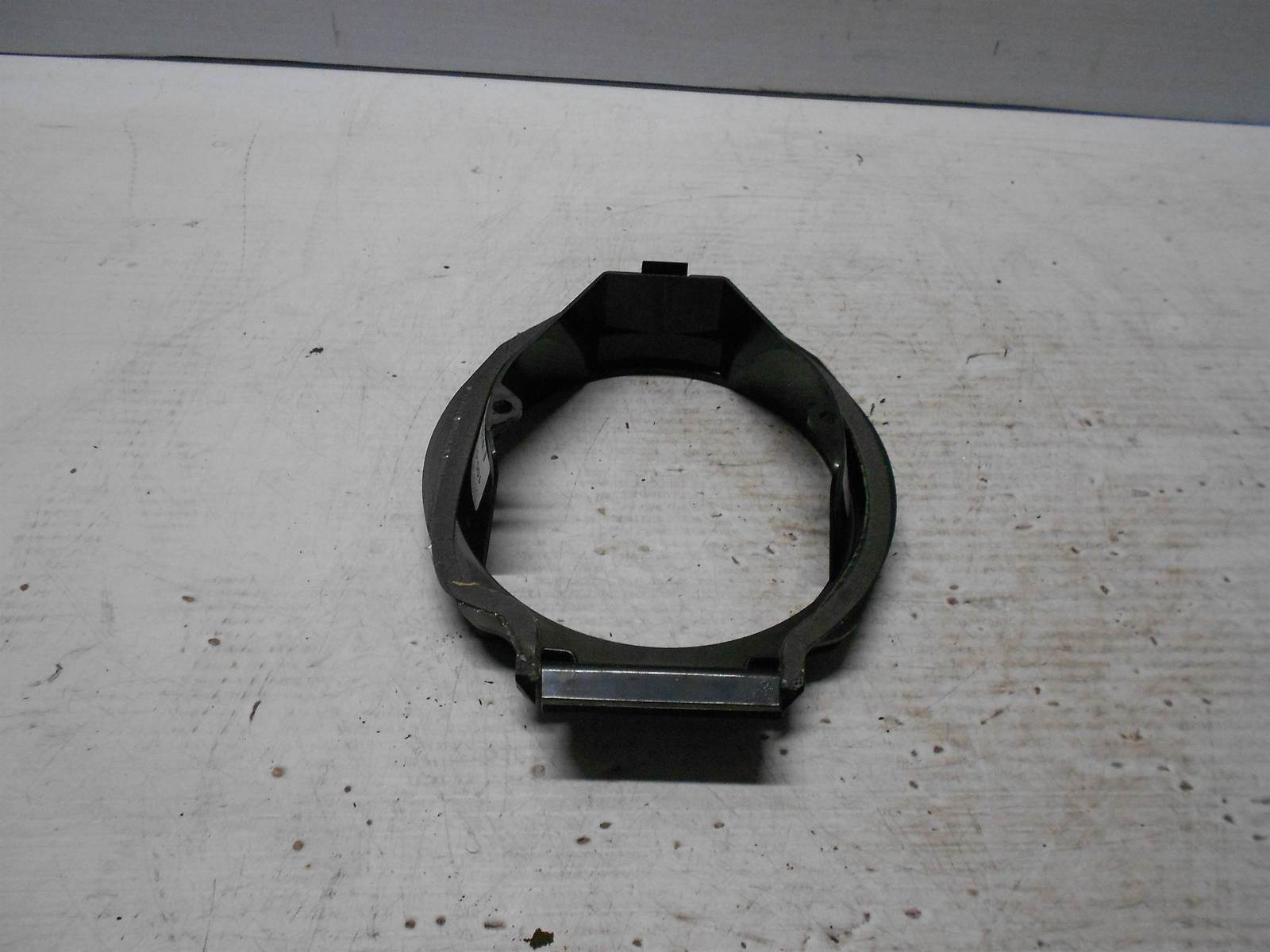 GM G6 Chevy FRONT LEFT Or RIGHT DOOR SPEAKER BRACKET ADAPTER - $19.99