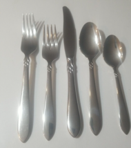 Oneida 18/10 Stainless Steel Flatware Glossy 5 Pieces Service for 1 - £7.75 GBP
