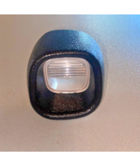 1998-2005 GM REAR LICENSE PLATE LAMP, GENUINE OEM NEW PART P/N 1572-1389 - $398.23 MXN