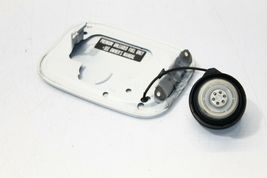 2005-2012 ACURA RL EXTERIOR FUEL GAS DOOR LID WITH GAS CAP P2528 image 7