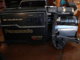 Vintage Panasonic PV-300D VHS OmniMovie Camcorder with Original hard case - $13.64