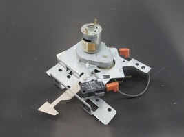 Thermador Oven Door Latch Assembly  9000007887  6.315.336 - £83.37 GBP