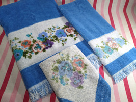 1970&#39;s JC Penny 3pc Fashion Manor Blue &amp; Pansy Fringed Bath Hand Wash Towel Set - $27.72