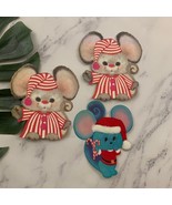 Gallery Wrapping Hallmark Vintage Holiday Mouse Cards Wall Mounted Chris... - $14.84