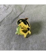 SEAWORLD Pin Badge  With DOLPHIN AND KILLER WHALE  SHAMU Vintage - $9.49 CAD