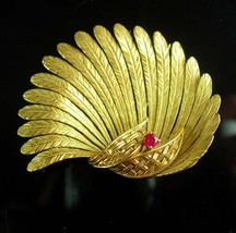 18kt GOLD Gubelin Fur Clip Genuine ruby Vintage pin hallmarked Swiss des... - $3,100.00