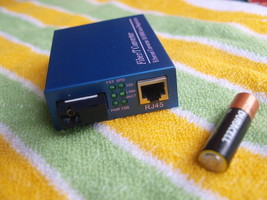 10/100 Mbps Gigabit Ethernet to Single Mode Fiber Media Converter - SC 20Km - £7.95 GBP