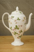 Vintage Wedgwood English China Wild Strawberry Pattern 5 Cup Coffee Pot &amp; Lid - £178.04 GBP