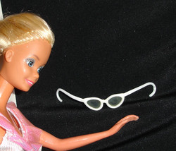 Barbie doll accessories eyeglasses sunglasses hooked arms vintage cat ey... - $11.99