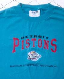 DETROIT PISTONS NBA BASKETBALL - T SHIRT (M) - $12.95