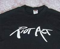 RIOT ACT - GREAT GLAM ROCK T SHIRT (L) - $12.95