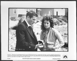 AN OFFICER AND A GENTLEMAN - Richard GERE Debra WINGER Movie Photo #1 - $14.95