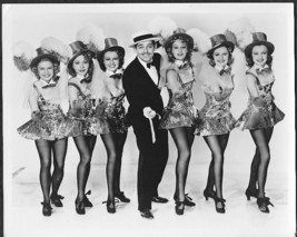 Clark Gable &amp; Dancing Girls   8x10 Promo Photo - £9.96 GBP