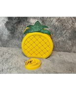 Pineapple-shaped crossbody bag - $46.66 CAD