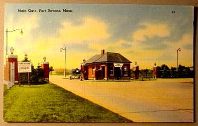 Primary image for FORT DEVENS, MA LINEN POSTCARD - Main Gate