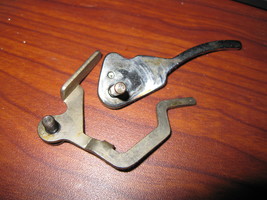 Kenmore 148.1217 Thumb Lift Lever &amp; Tension Linkage Used Works w/ Screw - £7.99 GBP