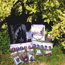 Divergent Movie Official Merchandise 10 Rare Items Package Lot Perfect Gift - £88.29 GBP