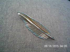 Metal Leaf Brooch , Gold Tone with Mint Green Tips - $190.36 MXN