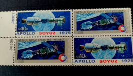 Scott #1569-70 - 10¢ Apollo-Soyuz Pair Pane of 4 US Postage Stamps - £1.53 GBP