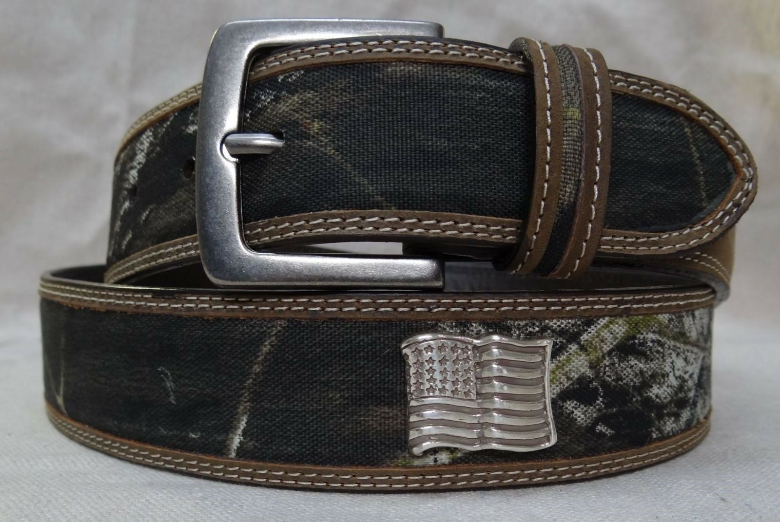 MOSSY OAK CAMO LEATHER  &amp; CANVAS BELT  - WITH &quot;AMERICAN FLAG &quot; CONCHOS  46&quot; - $11.99