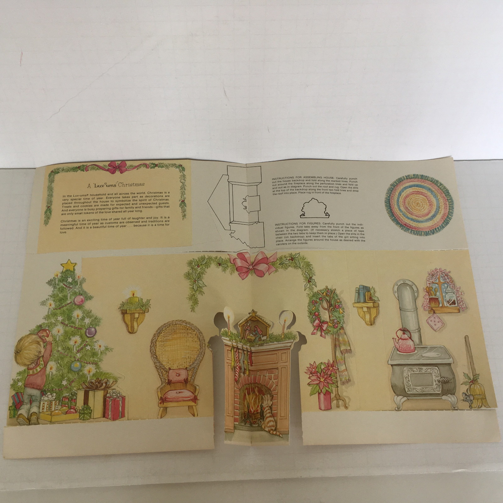 Vintage 1984 Christmas punchout luv ums paper dolls with winter holiday scene Item image 8