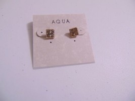 Aqua 1/2&quot; Gold Tone Etched Stud Earrings N514 - $6.36