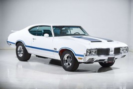1970 Oldsmobile 4-4-2 W-30 white  | 24x36 inch poster | classic car - £17.66 GBP