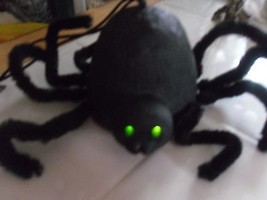 Halloween Spider Decor Sits/Hangs Mint Vintage Green Blink Eyes  - £12.45 GBP