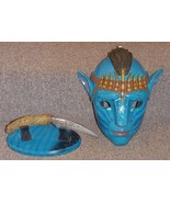Avatar Movie Jake Sully Decorative Wall Mask and Knife with Stand Display - $4,276.35 MXN