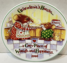 Vintage 2000 Hallmark Grandmas House Christmas Plate Porcelain Ornament 3.25&quot; - £11.47 GBP