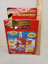 2001 Tonka Big Fire Department Play Set No. 11112 Diecast Firetruck &amp; FireHouse - £12.89 GBP